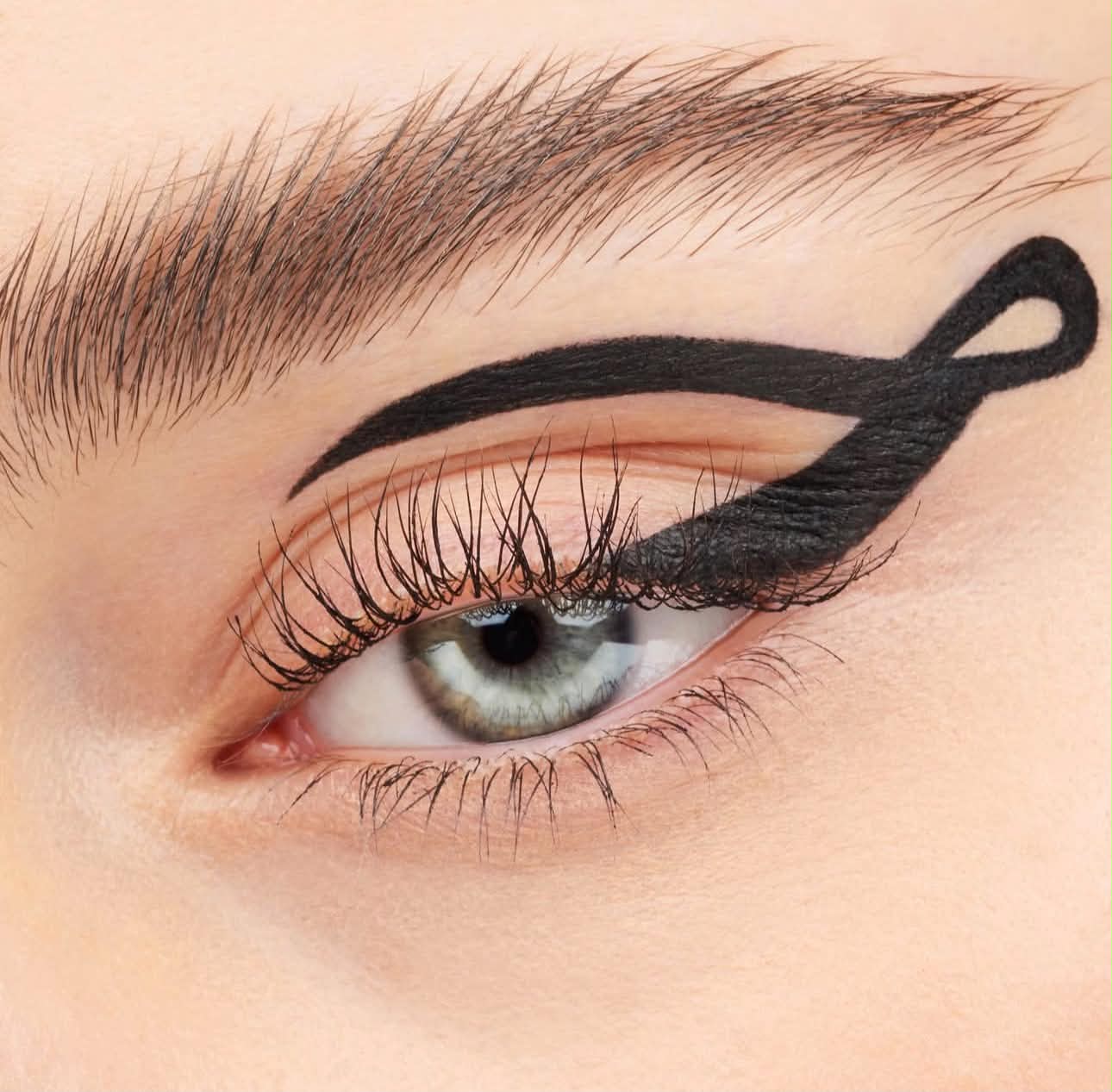 Essence Stay & Play Gel Eyeliner - Image 4