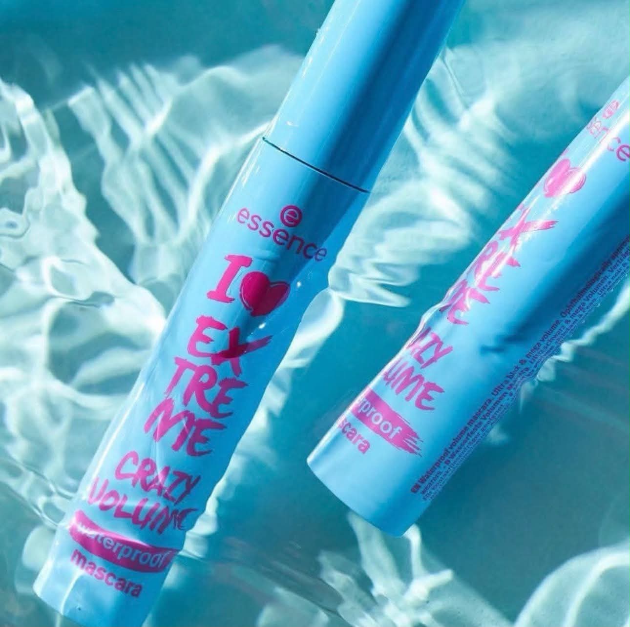 Essence I Love Extreme Crazy Volume Mascara - Waterproof - Image 3
